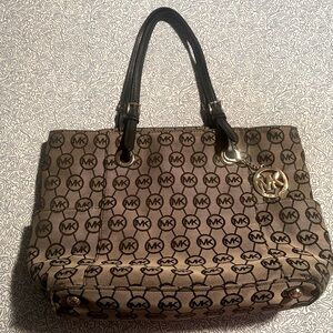 Michael by Michael Kors Monogram Canvas East/West Tote Cream And Black EUC W COA